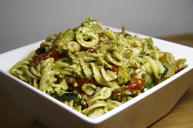 Pasta with pesto and sun dried tomato